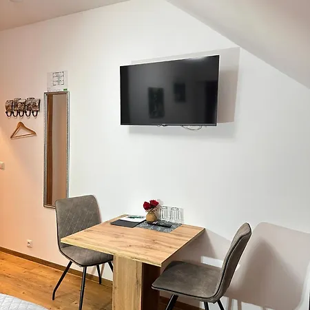 Rosie's Double Bedrooms And