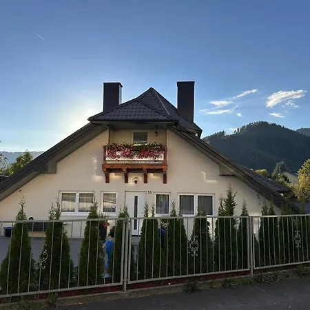Homestay Rosie's Double Bedrooms And Liesingthal