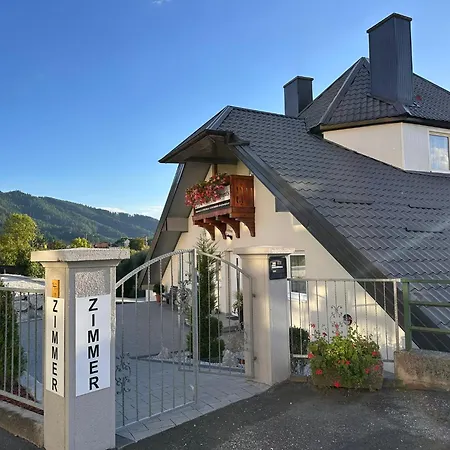 Homestay Rosie's Double Bedrooms And Liesingthal
